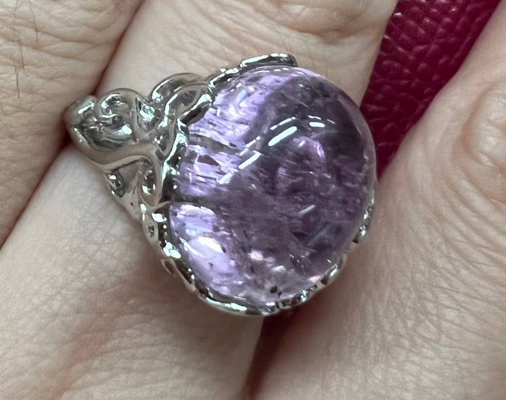Kunzite cabochon silver ring